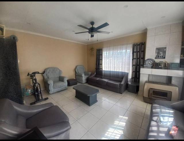 4 BEDROOM HOUSE FOR SALE IN LAUDIUM